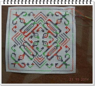 Biscornu N° 243