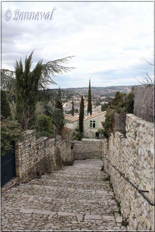Vaison-la-Romaine Vaucluse ruelle en calade
