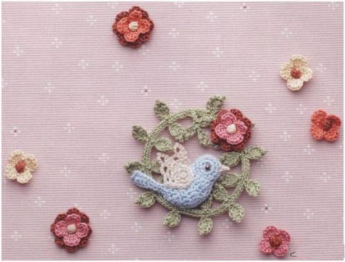 Echanges entre amies: les petits mobiles au crochet