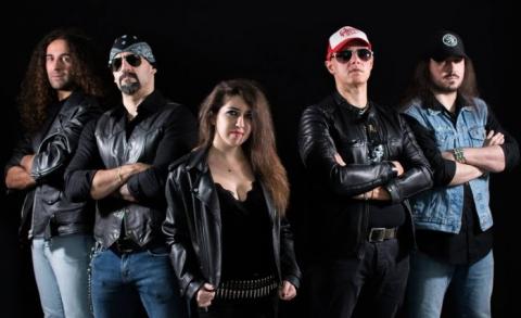 HELLRAIDERS - Les détails du premier album Fighting Hard ; "Cursed By Gods" Lyric Video