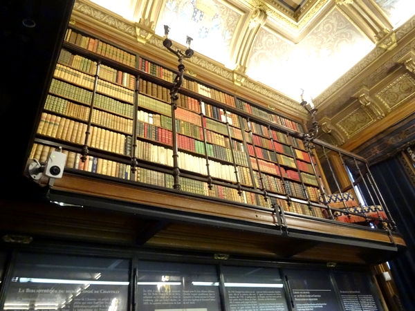 Un superbe voyage au château de Chantilly a été proposé aux adhérents des Amis du Musée du Pays Châtillonnais....