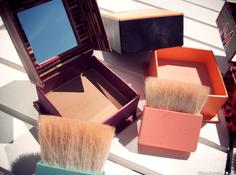 Les blushes Benefit, ces petites boîtes magiques...