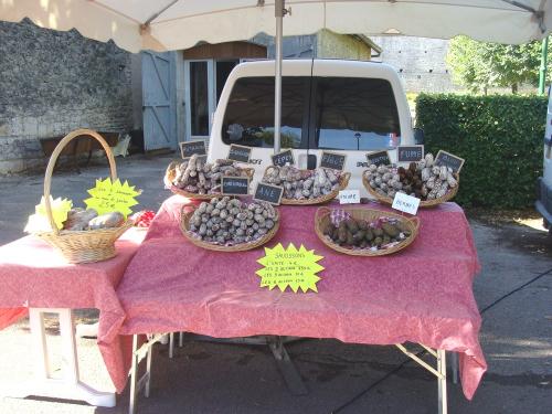 Le Marché Gourmand de Villaines en Duesmois..