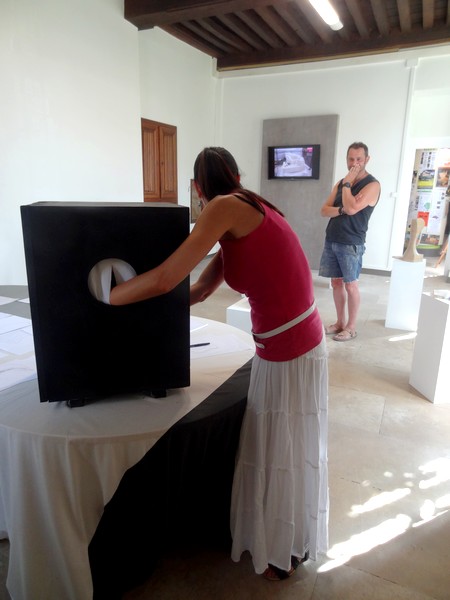 "Dix torsions", une exposition "sensuelle" d'Arno Mercier...