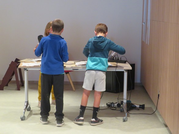 Un atelier "grimoires et potions " a ravi beaucoup de futurs jeunes "sorciers" à la médiathèque Victorine de Chastenay