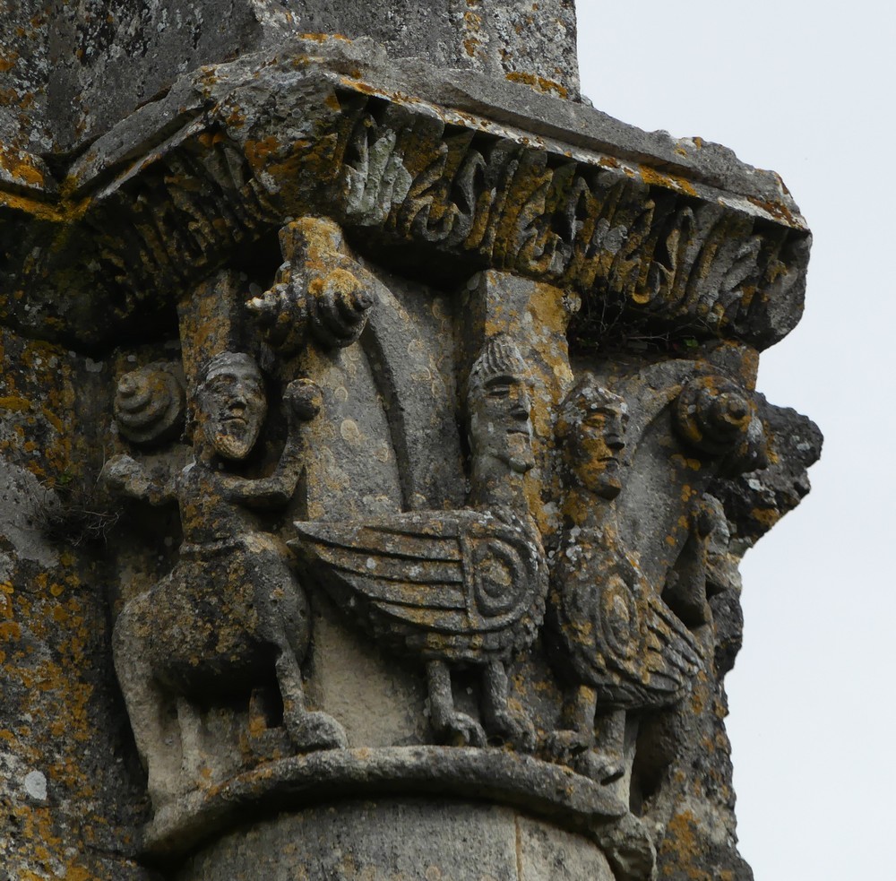Les chapiteaux de l'abbaye de La Sauve Majeure...