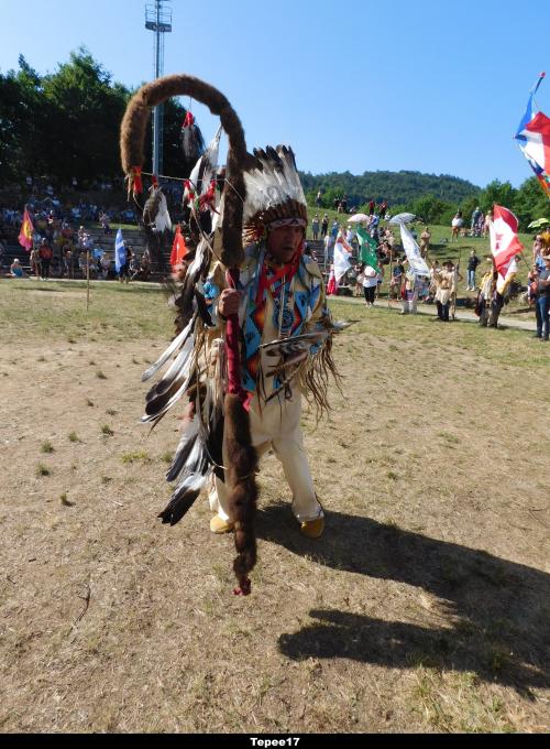 ►  Dennis Yelow Thunder 