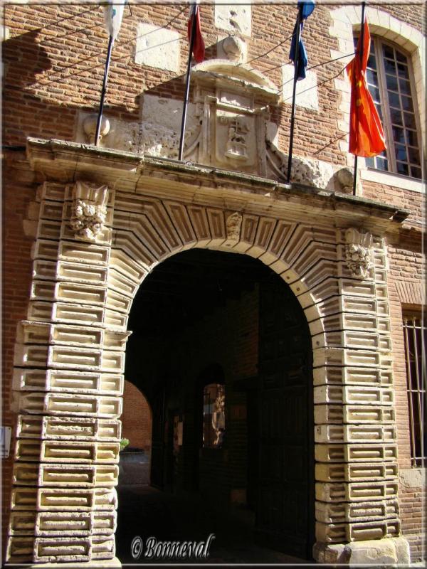 Albi Tarn l'Hôtel de Ville et sa magnifique porte