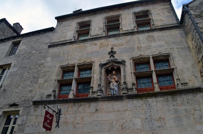 Balade à Flavigny-sur-Ozerain avec Louis