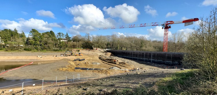 Le barrage en travaux