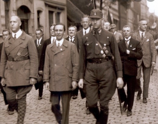 Gregor Strasser, l'opposant nazi à Hitler. Il le fera assassiner