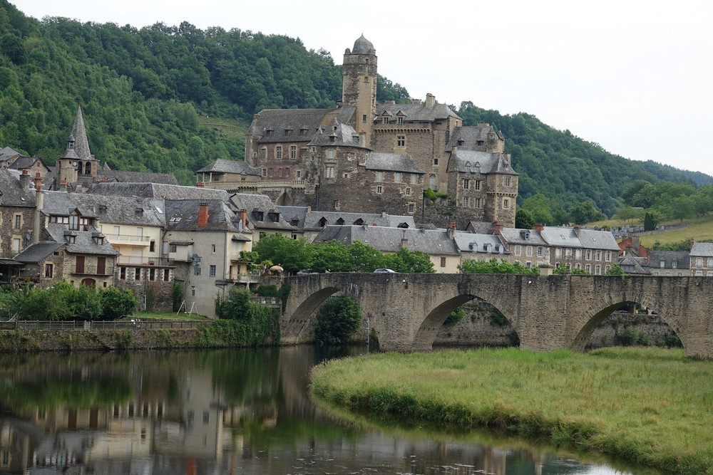 Le château d'Estaing...