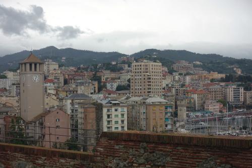 Vue sur la ville depuis la Forteresse de Priamar à SAVONE