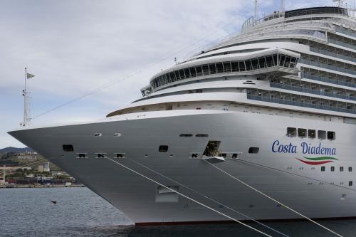 Le Costa DIADEMA dans le port de Marseille