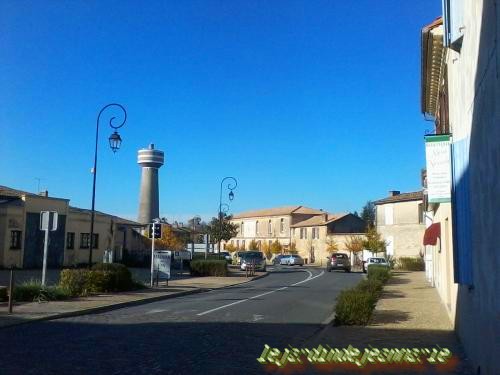Barsac (Barçac en gascon) est une commune du sud-ouest de la France, située dans le département de la Gironde, en région Aquitaine.  Ses habitants sont appelés les Barsacais