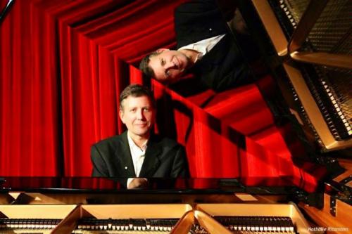 Stéphane Blet DC 07-01-2022 fond rouge