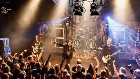 THE UNITY - "Close To Crazy" (Live)