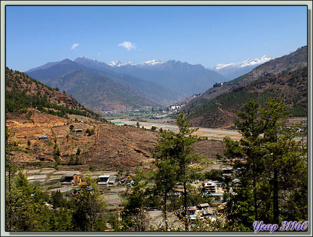 Blog de images-du-pays-des-ours : Images du Pays des Ours (et d'ailleurs ...), Arrivée sur Paro pour les deux derniers jours bhoutanais: panorama sur la vallée (2250 m) - Bhoutan