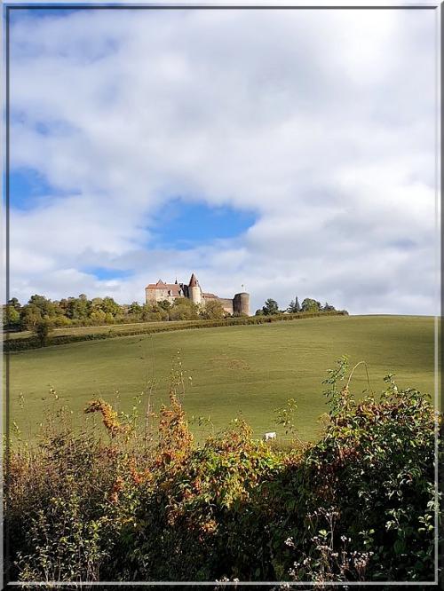 1030 - Châteauneuf-en-Auxois en Côte d'Or (21)