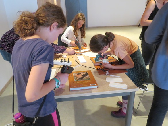 Un atelier "grimoires et potions " a ravi beaucoup de futurs jeunes "sorciers" à la médiathèque Victorine de Chastenay