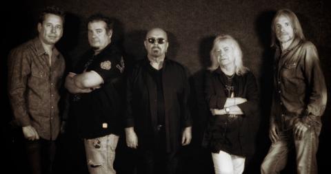 MAGNUM - Les détails du nouvel album live Live At The Symphony Hall