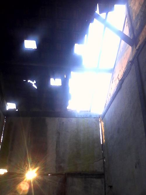 PETITE USINE DE POMPAGE DE BRIQUE PORTE DE CAMARGUE