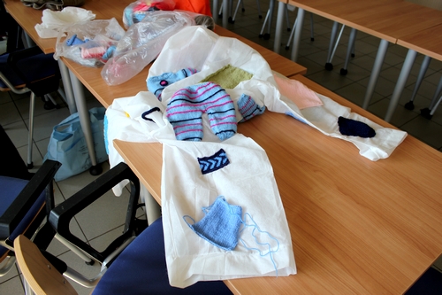 Les Amis du CSCL préparent leurs costumes pour le défilé du Tape-Chaudron