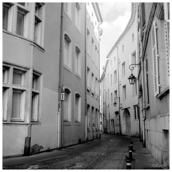 Rue L