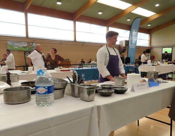 Le concours de  "l'œuf brouillé à la truffe" , lors de la Fête de la truffe Impériale, a connu un beau succès