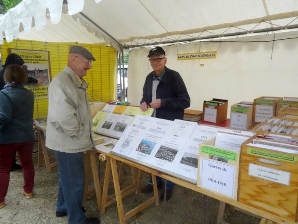 Quelques stands d'exposants aux Journées Châtillonnaises 2016...