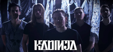 KADINJA - Les détails de l'album de reprises D.N.A. ; "Falling Away From Me" Clip