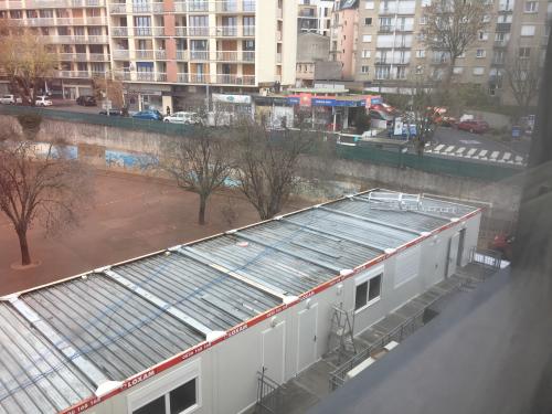 (5) Deux salles de classes dans les modulaires - CAAPE