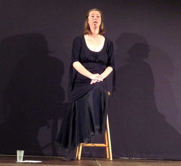 Lors de la soirée "Coup de Contes"  Frédérique Lanaure a  fait rêver les spectateurs avec ses contes pleins d'humour, de gaieté et parfois de suspense