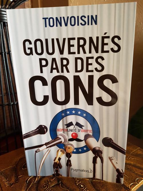Gouvernés par des cons