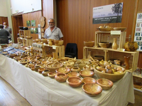 Une belle exposition sur "le bois dans tous ses états" à Aignay le Duc, a eu beaucoup de succès ...