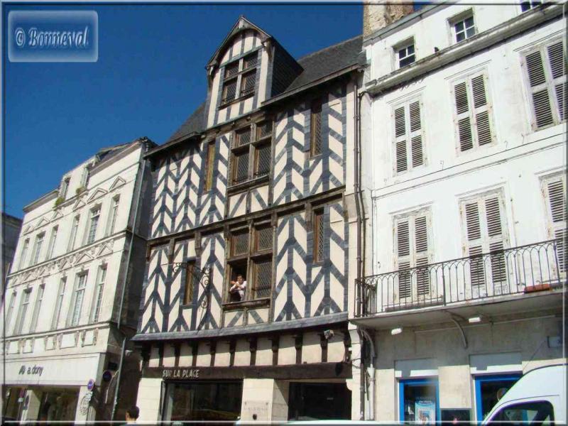 La Rochelle Place du Marché maison à colombages