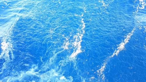 Le balcon posé sur la mer (12) entre Μύκονoς et Πάρος. Le balcon du Lundi de Pâque