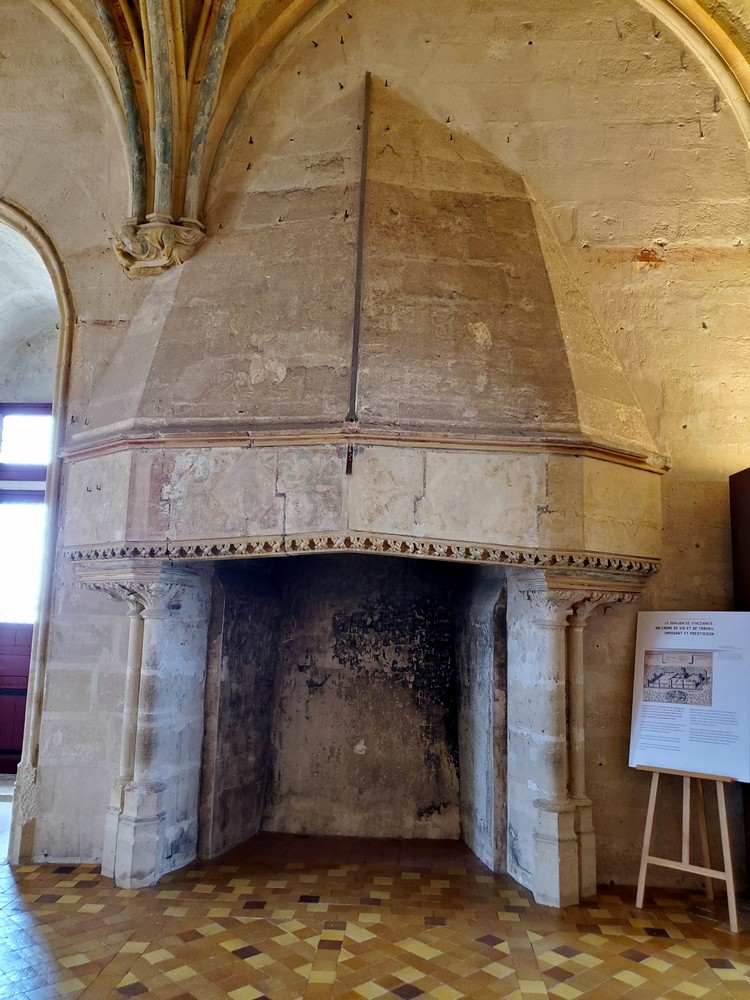 Cheminée de la chambre du roi