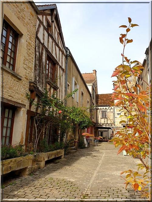 1032 - Noyers-sur-Serein dans l’Yonne (89) 