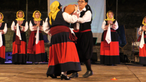 Le balcon posé sur la mer (41-2) à Χίος. Le balcon dansant 3. Ικαρία & Πελοπόννησος