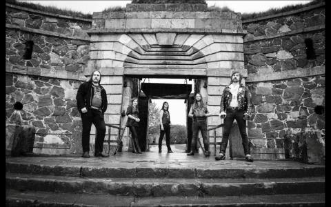 CHEVALIER - Détails et extrait du premier album Destiny Calls