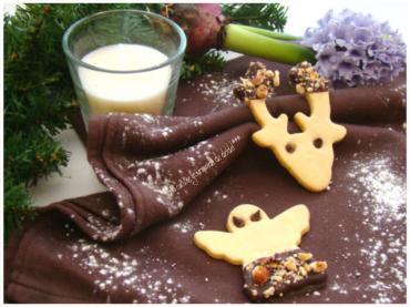 SABLÉS DE NOËL À LA VANILLE&CHOCOLAT NOIR INTENSE ET NOISETTES TORRÉFIÉES 