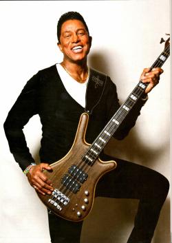 BASSISTE MAGAZINE : DOSSIER ET INTERVIEW
