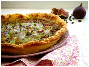 TARTE AUX FIGUES ET À LA PISTACHE