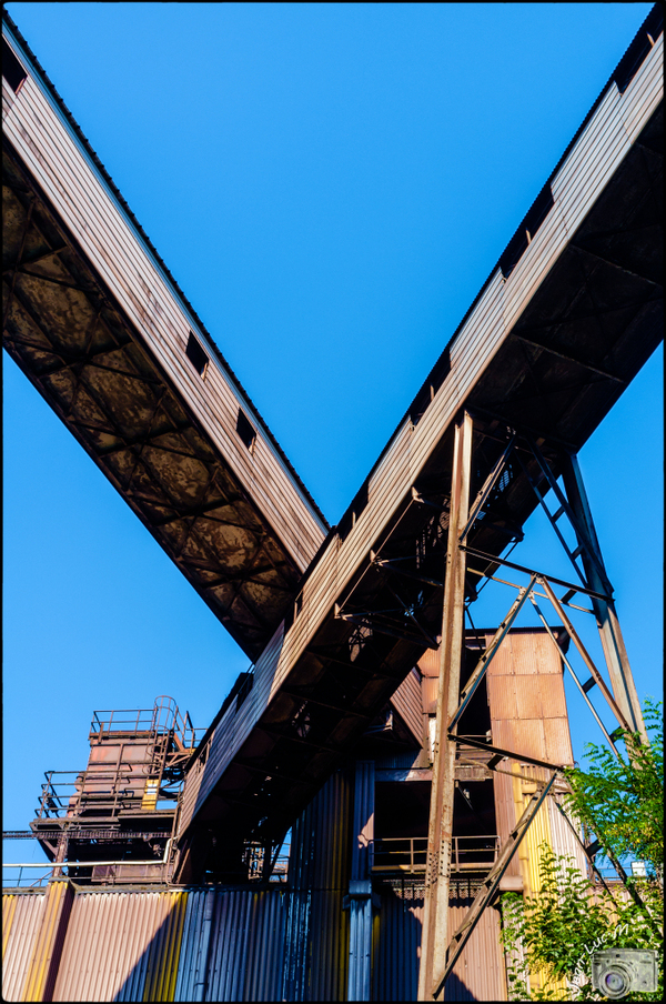 l'Usine (en couleurs ou en noir et blanc ?)