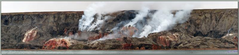 Escale terminée, un dernier coup d'œil sur ces merveilleuses "Collines Fumantes" avant l'appareillage de l'Austral - Smoking Hills - Cape Bathurst - Territoires du Nord-ouest - Canada