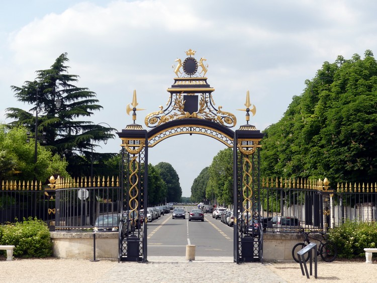 Grille d'entrée au château