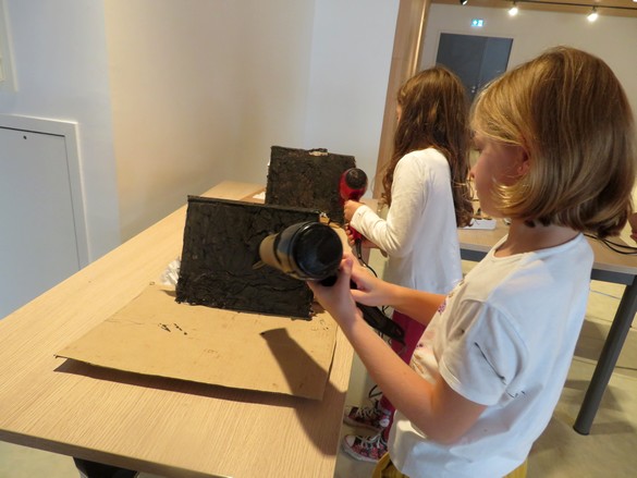 Un atelier "grimoires et potions " a ravi beaucoup de futurs jeunes "sorciers" à la médiathèque Victorine de Chastenay