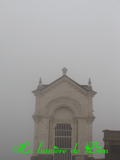La Salette : le cimetière et la chapelle