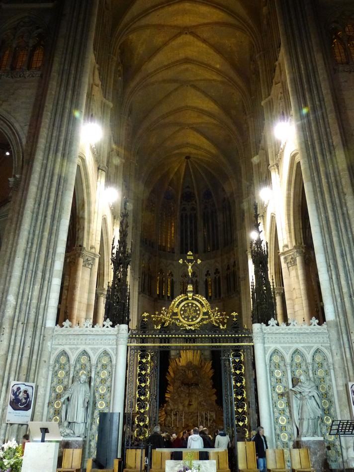 La cathédrale, la nuit (2)